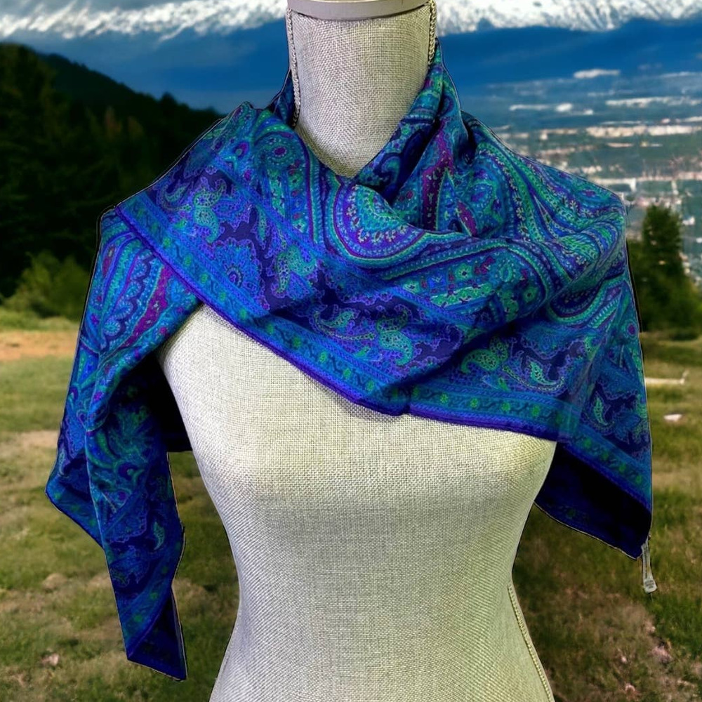Liz Claiborne SCARF SILK 80s Blue Purple Paisley Cottagecore Wrap 34 x 34